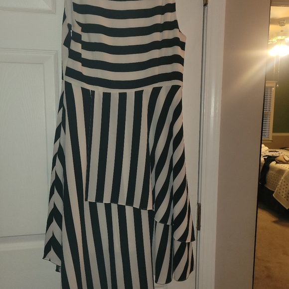 Vince Camuto Asymmetrical  Hem dress, Size 10, Good condition - Picture 4 of 6